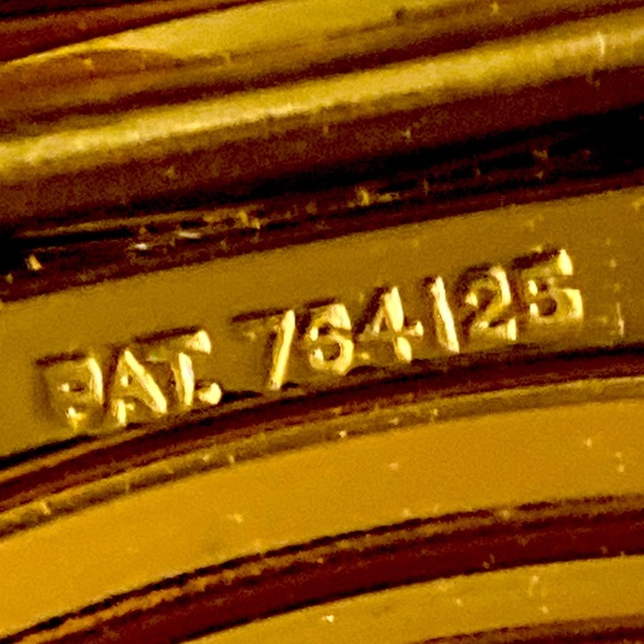 20th Century Wedgwood & Gift Bronze Powder Compact by, Stratton , England New! - Picture 15 of 15